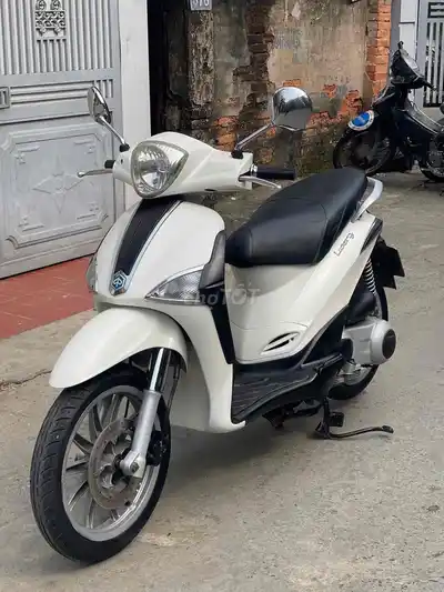 Piaggio Liberty белого цвета, как новый