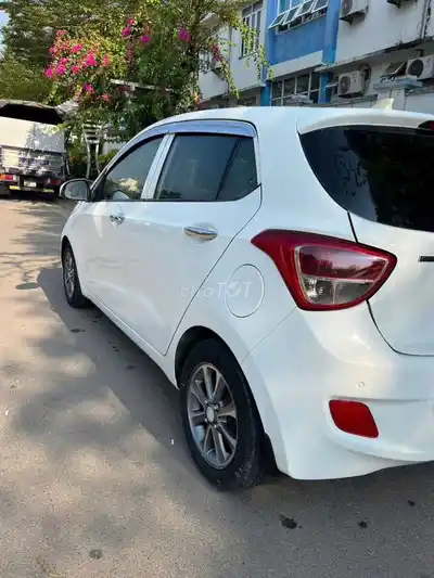 Hyundai i10 Хэтчбек полная комплектация 2014 Механика Белый