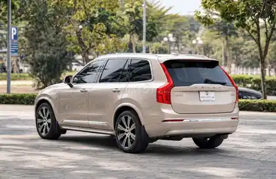 Volvo XC90 T8 2024 Максимальная Гибрид Швеция