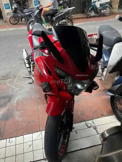 Honda CBR150 красная, импорт из Таиланда