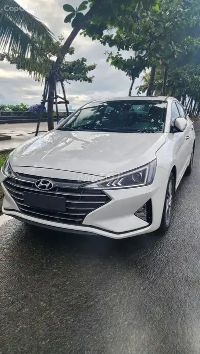 Hyundai Elantra 1.6 AT 2020 Белый 50 000 км