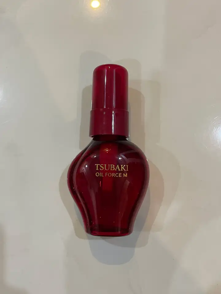 Палетка теней SHU, палетка теней NYX, масло для волос Tsubaki, тушь Shik, румяшки Eva, карандаш для губ Vivienne sabo, парфюм Perfect Marc Jacob, сумочка