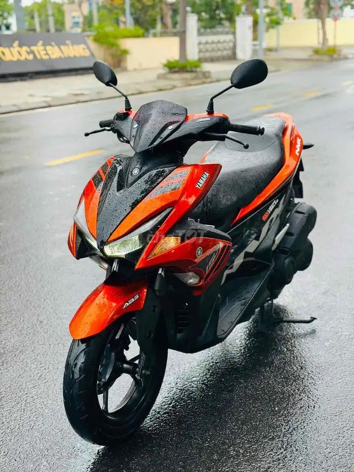 Yamaha NVX 155 ABS Черно-оранжевый Smartkey ABS