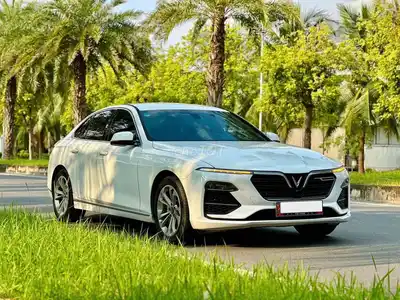 VinFast Lux A2.0 2021 Base, пробег 68 000 км, белый