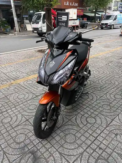 Honda Air Blade 2010 Черно-оранжевый