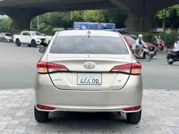 Toyota Vios 2022 CVT песочный