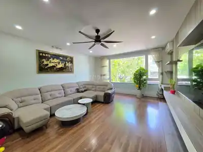 Дом 4 этажа, фасад улицы Tieu La, Hoa Cuong Bac