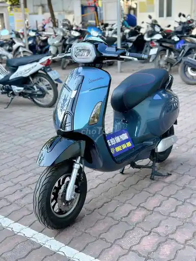 Электроскутер Vespa квадратная фара синий gtdd