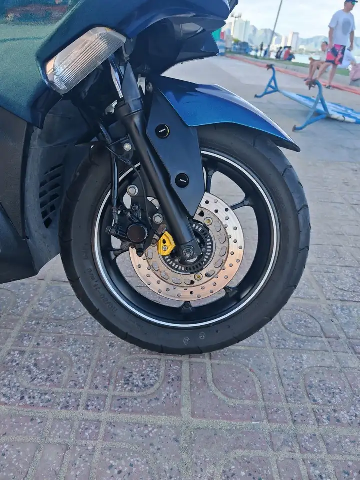 Yamaha NVX ABS 2017