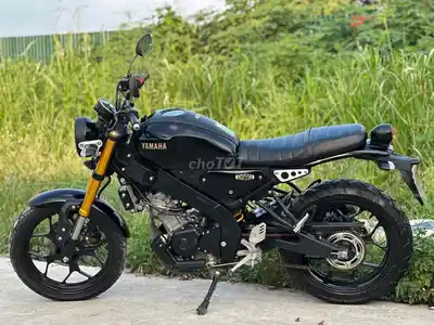 Yamaha XSR155 2025 7.000 км глянцевый черный
