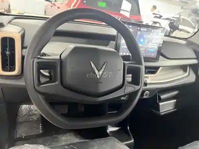 Электромобиль Vinfast VF3 Plus 2026, розовый с белой крышей