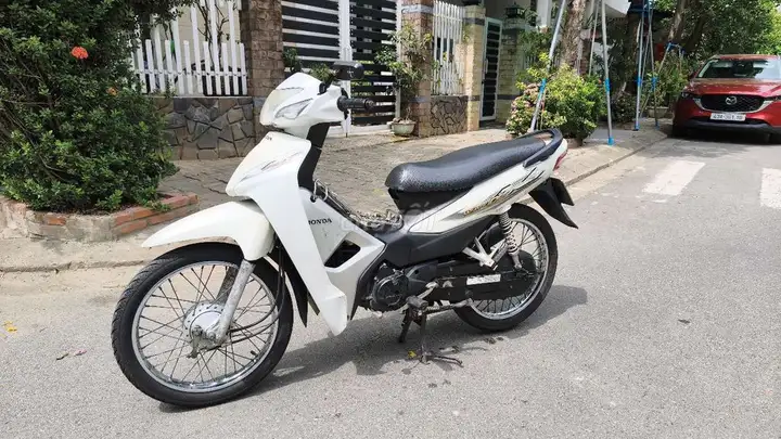 Honda Wave Alpha 2018 белая, мощный и тихий двигатель