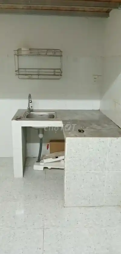 Аренда комнаты в Хоа Суан, с антресолью, кухонным столом