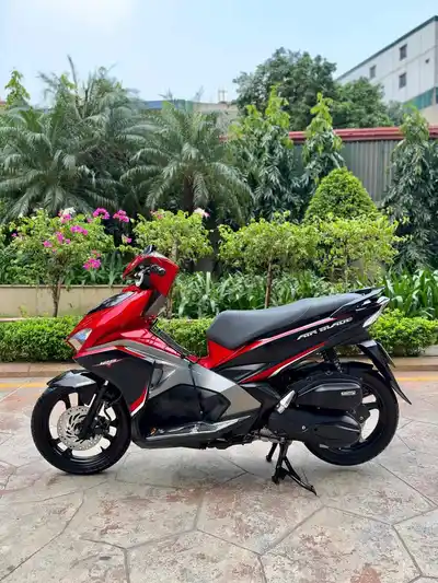 Honda Airblade 125 2016 Красно-черный