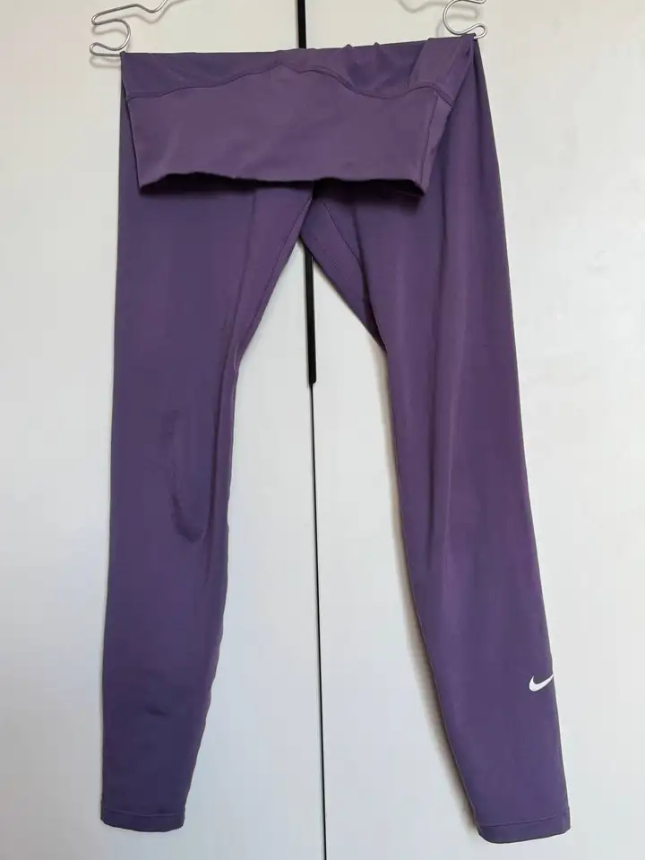 Топ и леггинсы Nike