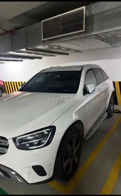 Mercedes-Benz GLC 200 4Matic, белый, 86 000 км