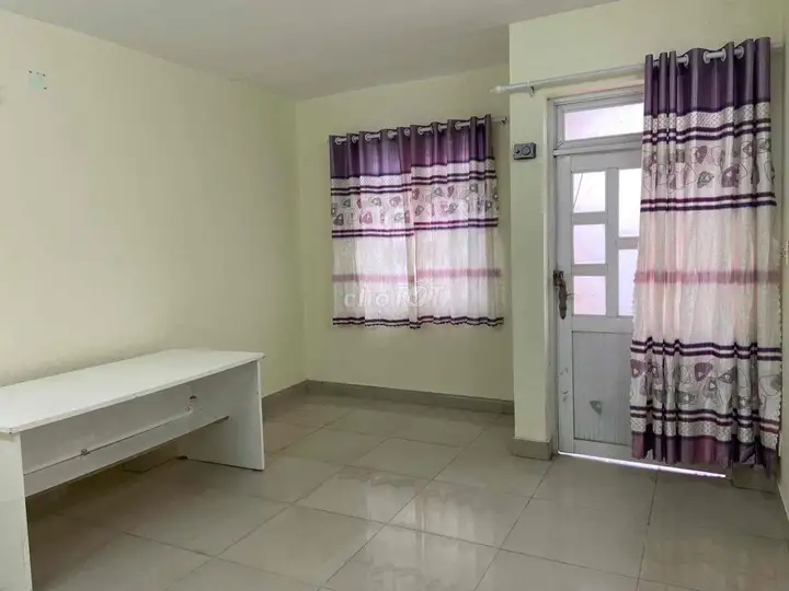 Дом 2 этажа, 4х20м, парковка для авто, 3 спальни, с мебелью