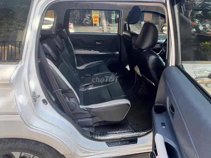 Toyota Veloz Cross 2022 Белый 7 мест