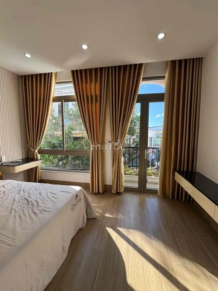 Дом на ул. Трань Као Ван, 74 м², частный бассейн, 2 этажа