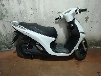 Feliz Neo 2025 с номерами Ханоя