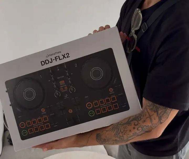 AlphaTheta DDJ-FLX2