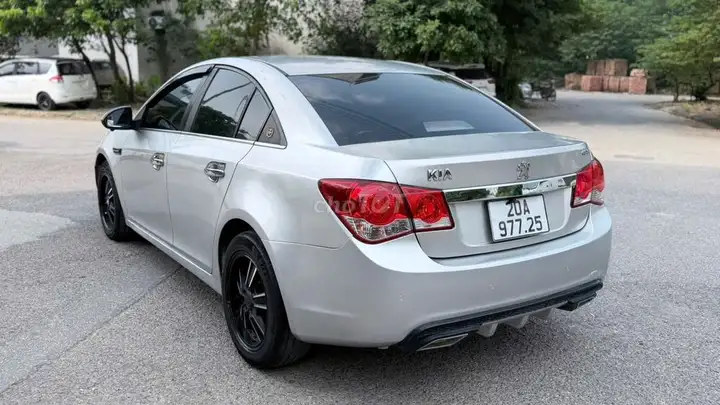 Chevrolet Lacetti 2009 серебристый автомат