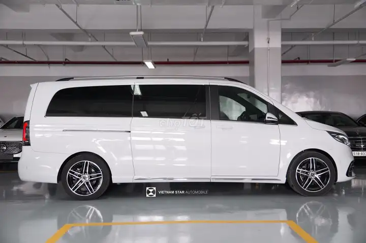 Mercedes V 300 2026: в наличии, 7 мест, бизнес-класс