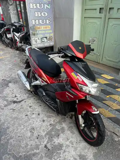 Honda Air Blade, красно-черный