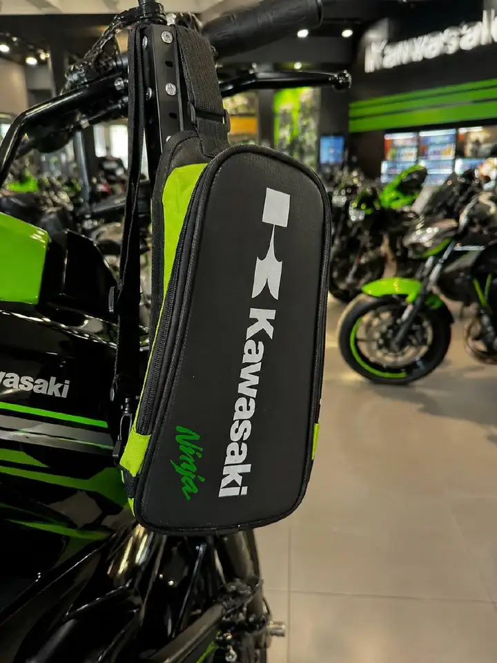 Сумочка Kawasaki, сигнальный конус, крем Bioderma, локер-замок, перчатки Pro Bike, шлем Asia, таблетки Ципрофлоксацин, графин Inochi, чайные ложечки