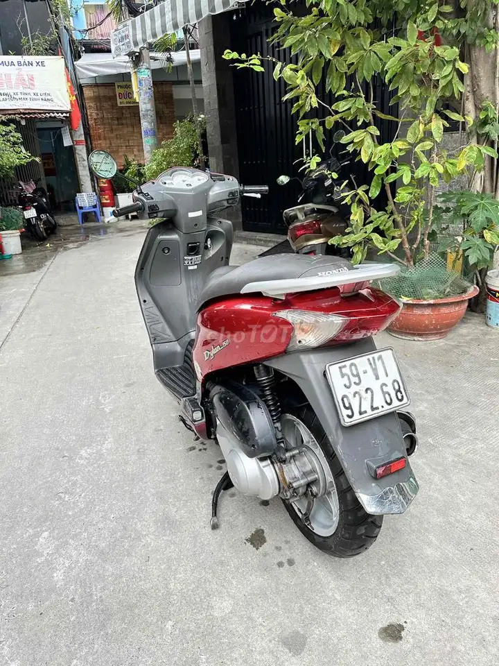 Honda Dylan 150cc 2025 красный