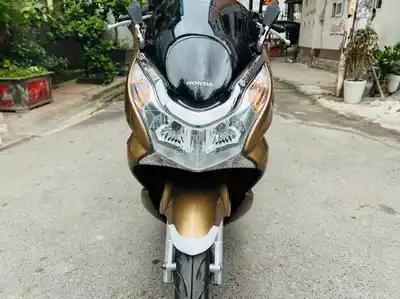 Honda PCX 125 2012 золотисто-медный тайской сборки, родной мотор