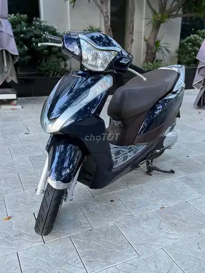 Honda Lead 2017 сине-черная, госномер 43