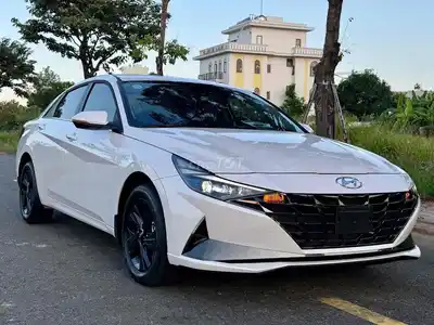 Hyundai Elantra 2025 1,6 л, специальный белый