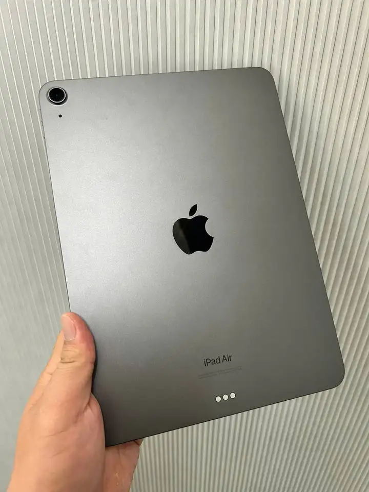 Apple iPad Air 5th Gen M1, 64GB