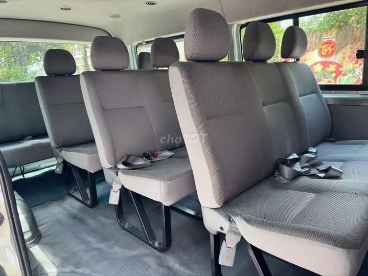 Toyota Hiace 2009 дизель серый 16 мест