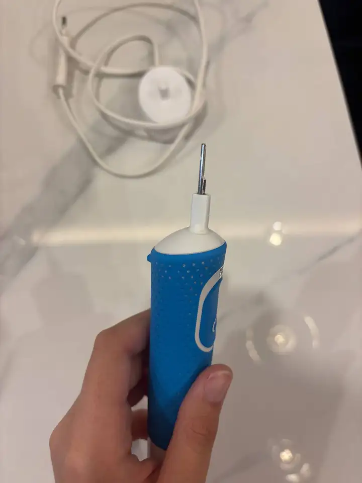 Электрическая зубная щётка Oral-B Pro