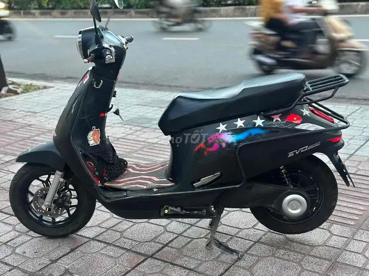 Электроскутер VinFast Evo200 2025 черный