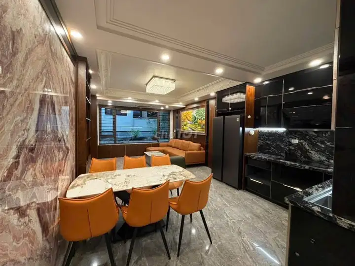 Дом в Gia Thụy, ул. Nguyen Van Cu, 50 м², 6 этажей