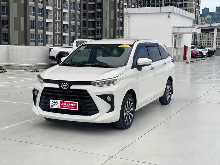 Toyota Avanza Premio 2024 1.5 CVT Белый