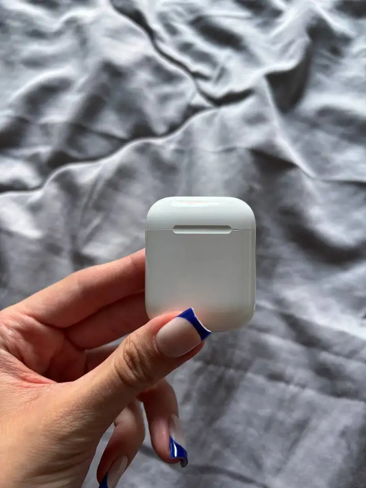 Брашинг, наушники AirPods