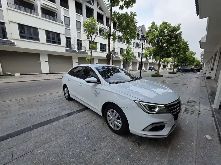 MG MG5 MT 2024 42000 км Белый