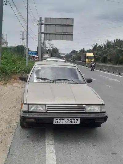 Toyota Camry V10 1984 песочный