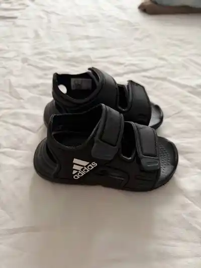 Рубашка голубая, Сандали adidas