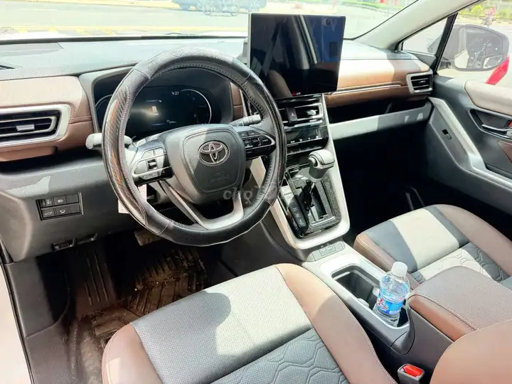 Toyota Innova Cross HEV 2026 белый, 6300 км