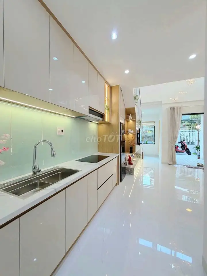 Продажа 2-этажного дома в переулке 561/Хуанг Диеу, район Хой Чоу