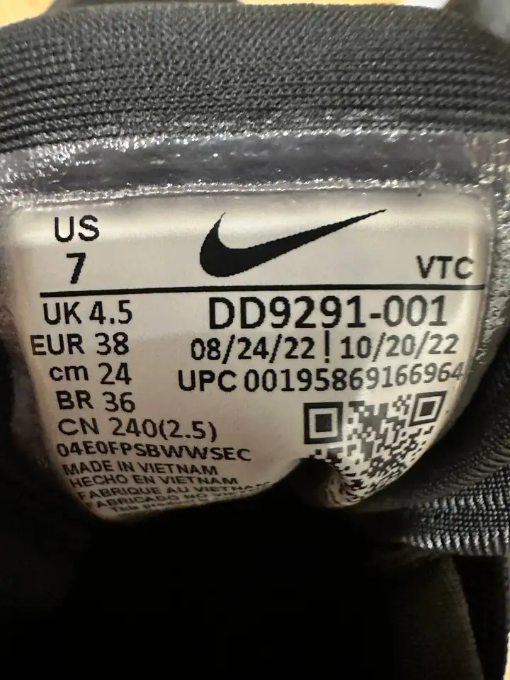 Продам Яндекс станция мини, лампа, кроссовки Nike