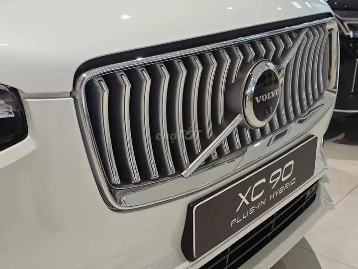 Volvo XC90 Plug-in Hybrid 7 мест — Скидка 666 миллионов