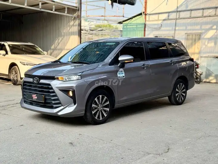 Toyota Avanza 2024 Premio 1.5CVT, серый