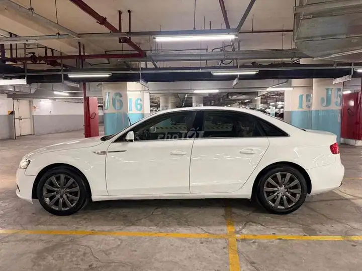 Audi A4 2009 Белый Автомат