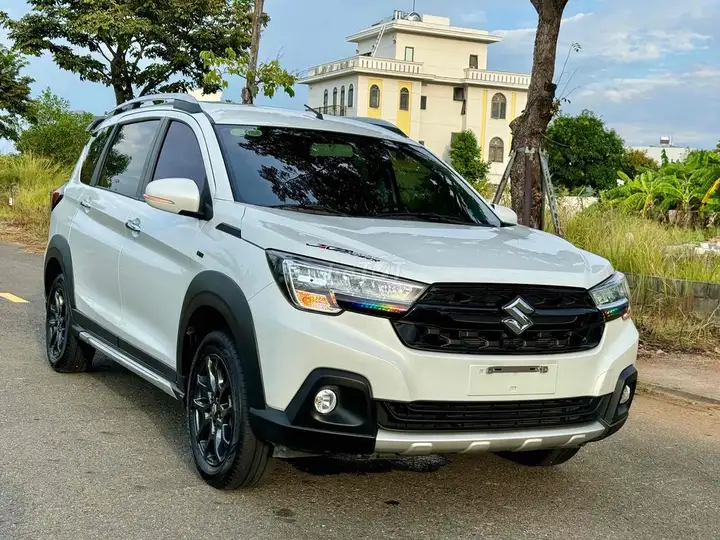 Suzuki XL7 Hybrid 2025 Белый, пробег 15 тыс.